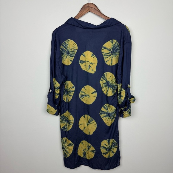Elan Sand Dollar Button Down in Navy/Yellow - Picture 8 of 8